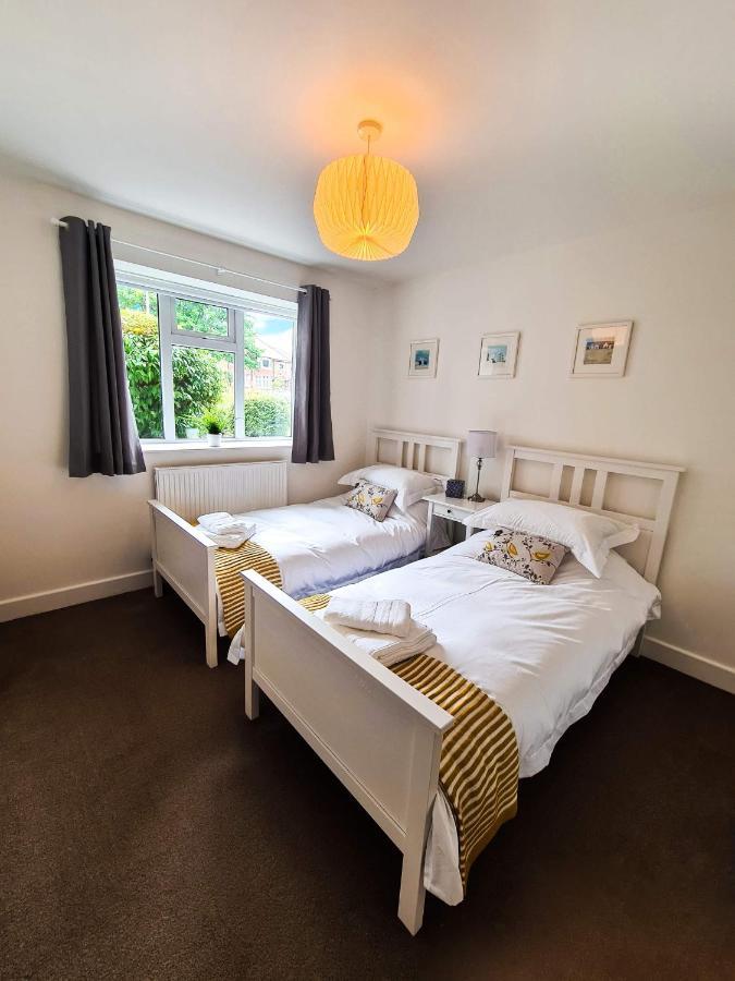 The North Bay Hideaway, Scarborough Apartment Bagian luar foto