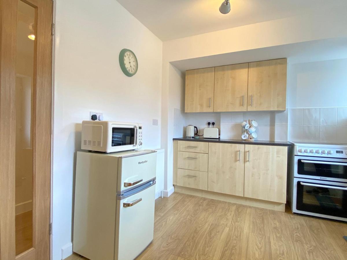 The North Bay Hideaway, Scarborough Apartment Bagian luar foto